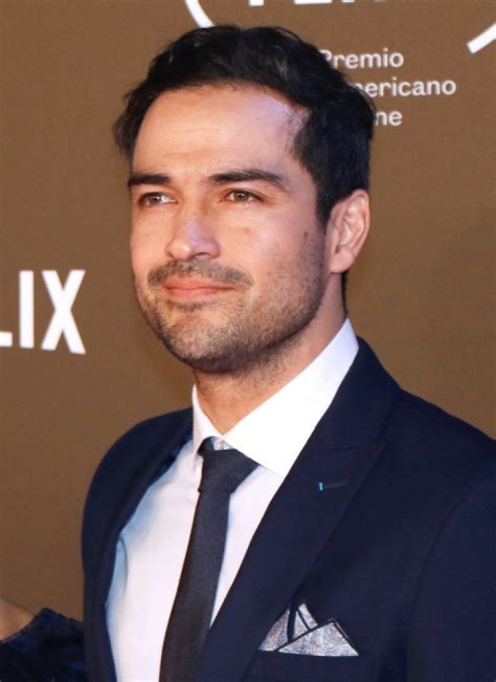 Alfonso Herrera Bio (Wiki) 