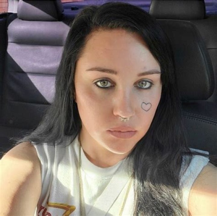 Amanda Bynes Released from a Mental Health Facility a Month after Walking the Streets Naked!