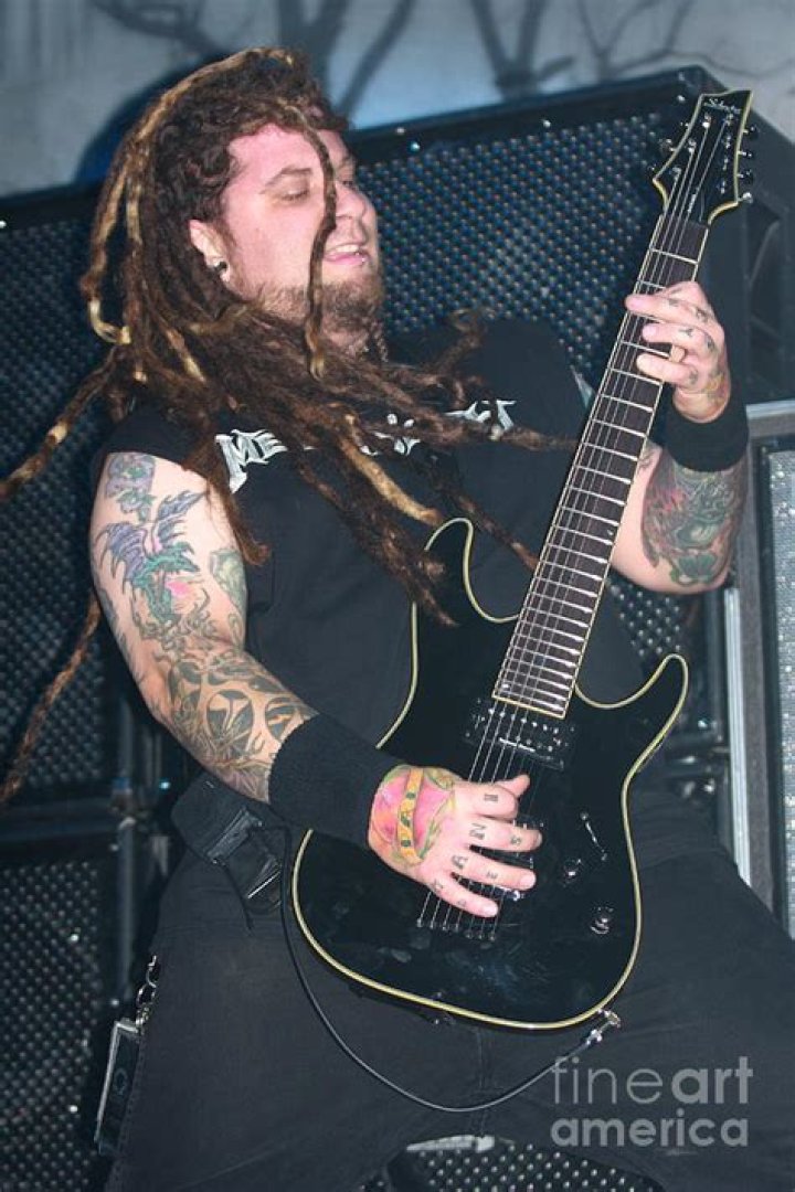 Chris Howorth Bio (Wiki) 