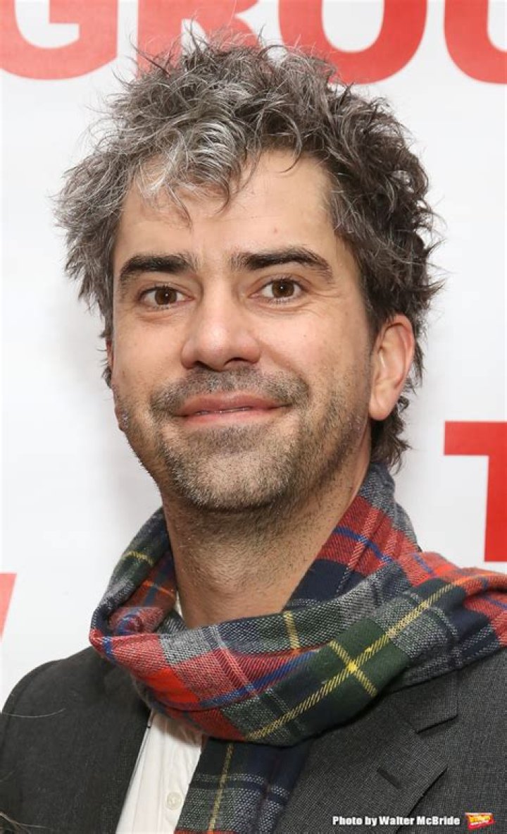 Hamish Linklater Bio (Wiki) 