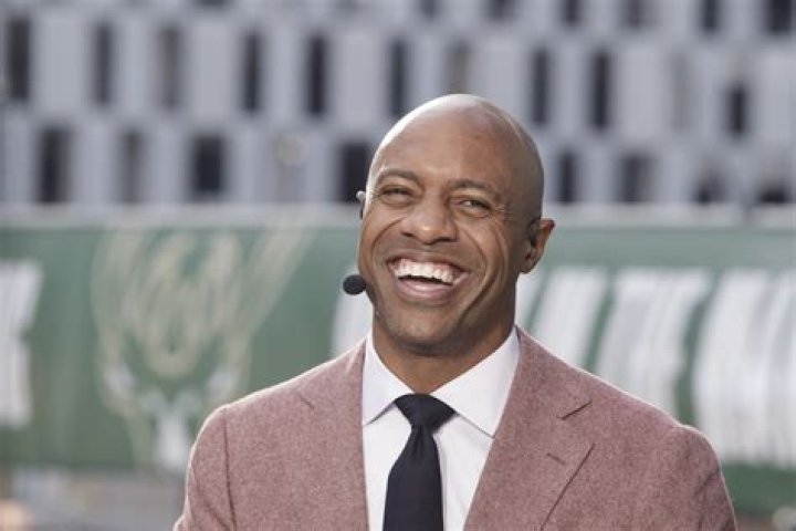 Jay Williams’s NBA career crashed after motorcycle accident. Overcame depression and became an author. Newly engaged man!