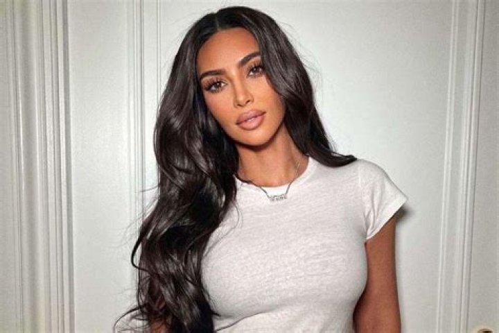 Kim Kardashian Promises to Remain Single Until Next Year!