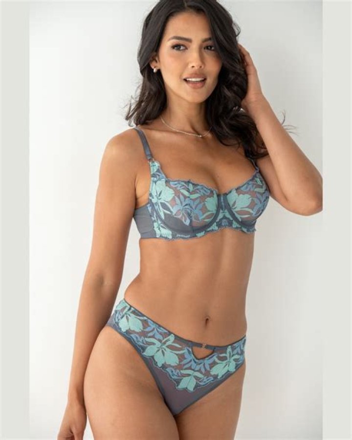 LiviRae Lingerie: A to Z of this Georgia store of Molly Hopkins and Cynthia Decker!