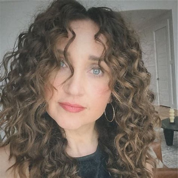 Mindy McKnight Bio (Wiki) 