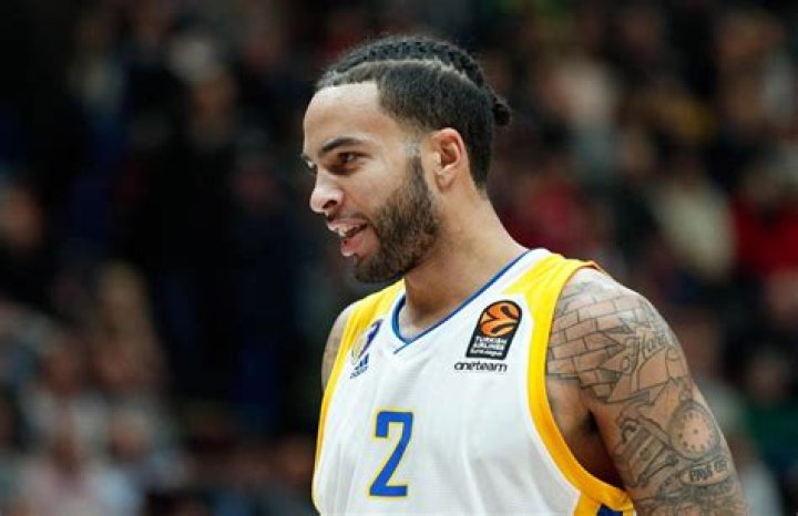 NBA player Tyler Honeycutt dies in a suicide after a police stand-off! His mother blames the police for his death!