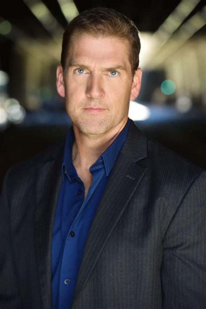 Regan Burns Bio (Wiki) 