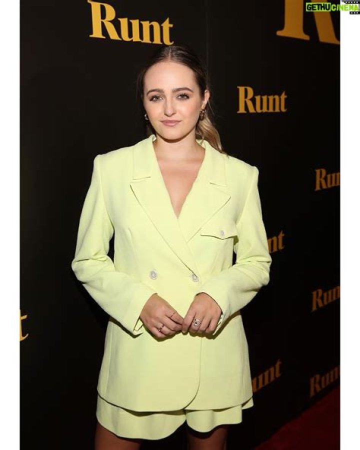 Sophie Reynolds Bio (Wiki) 