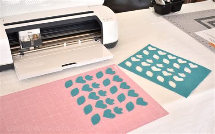 Which Cricut is best for cutting felt?